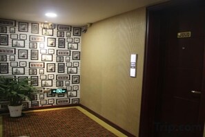 Unclassified image, 5 of 15, button - Xinhao Business Hotel (Cangnan)