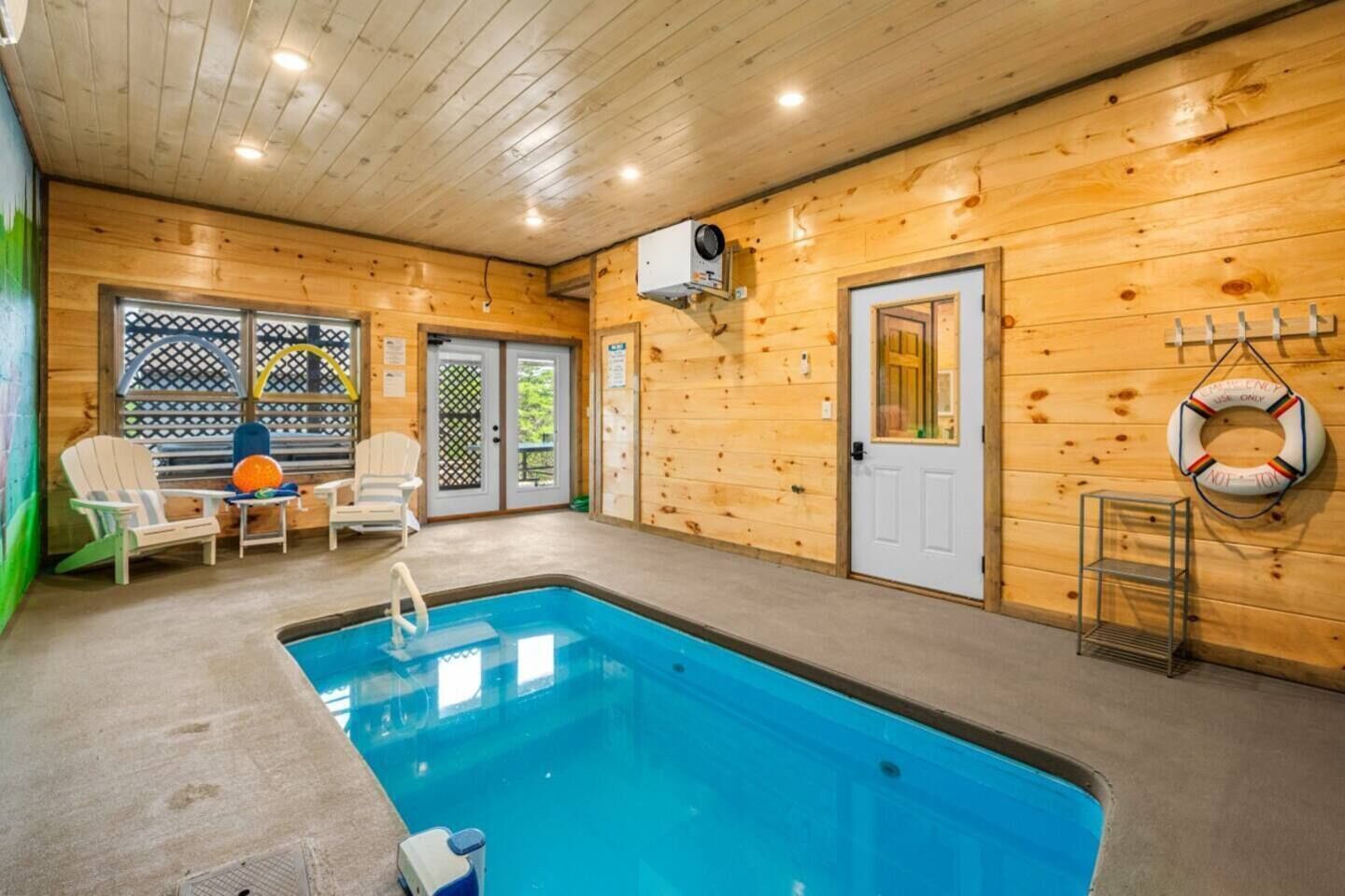 Inomhuspool och uppvärmd pool