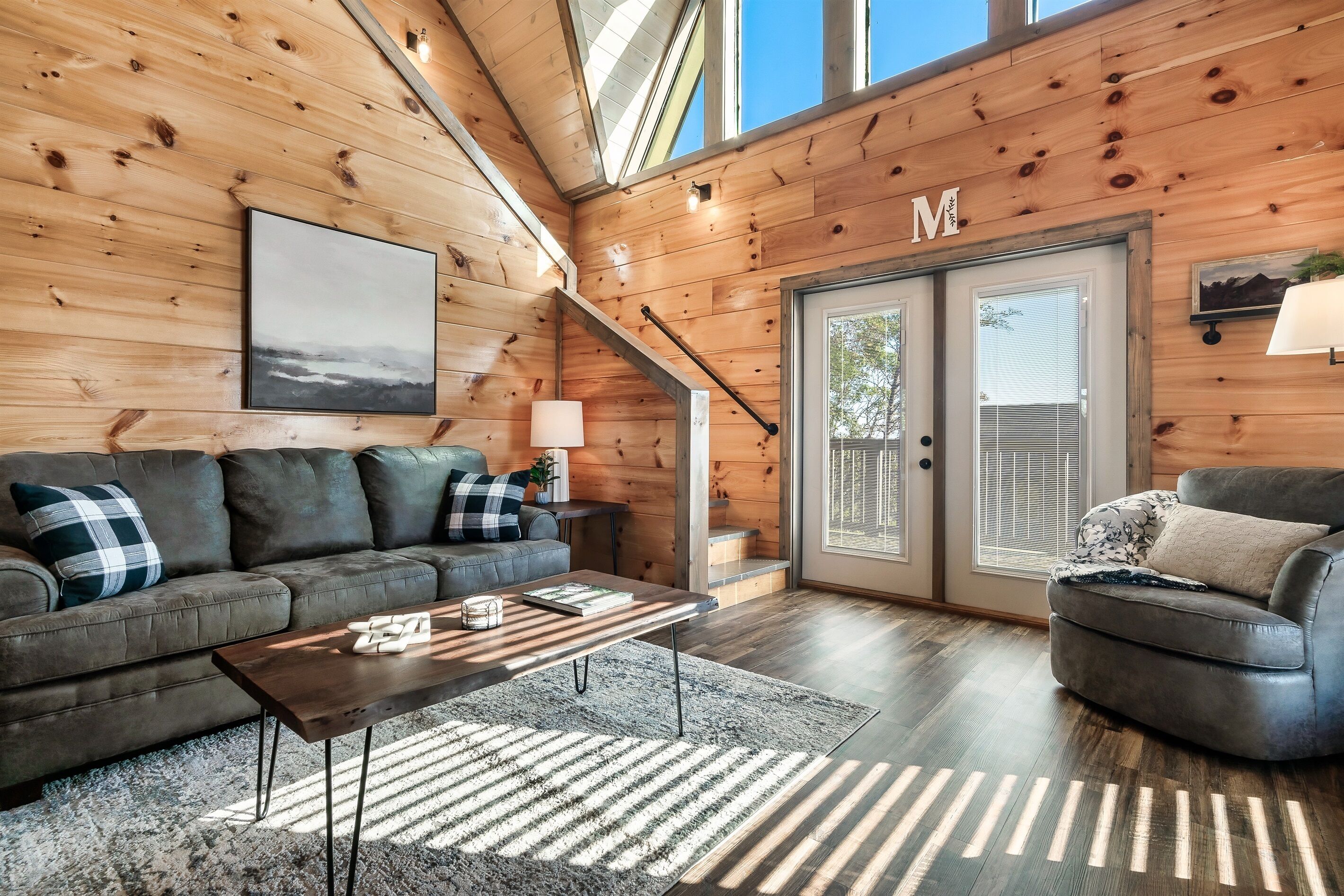 Smart TV, fireplace, video games, table tennis