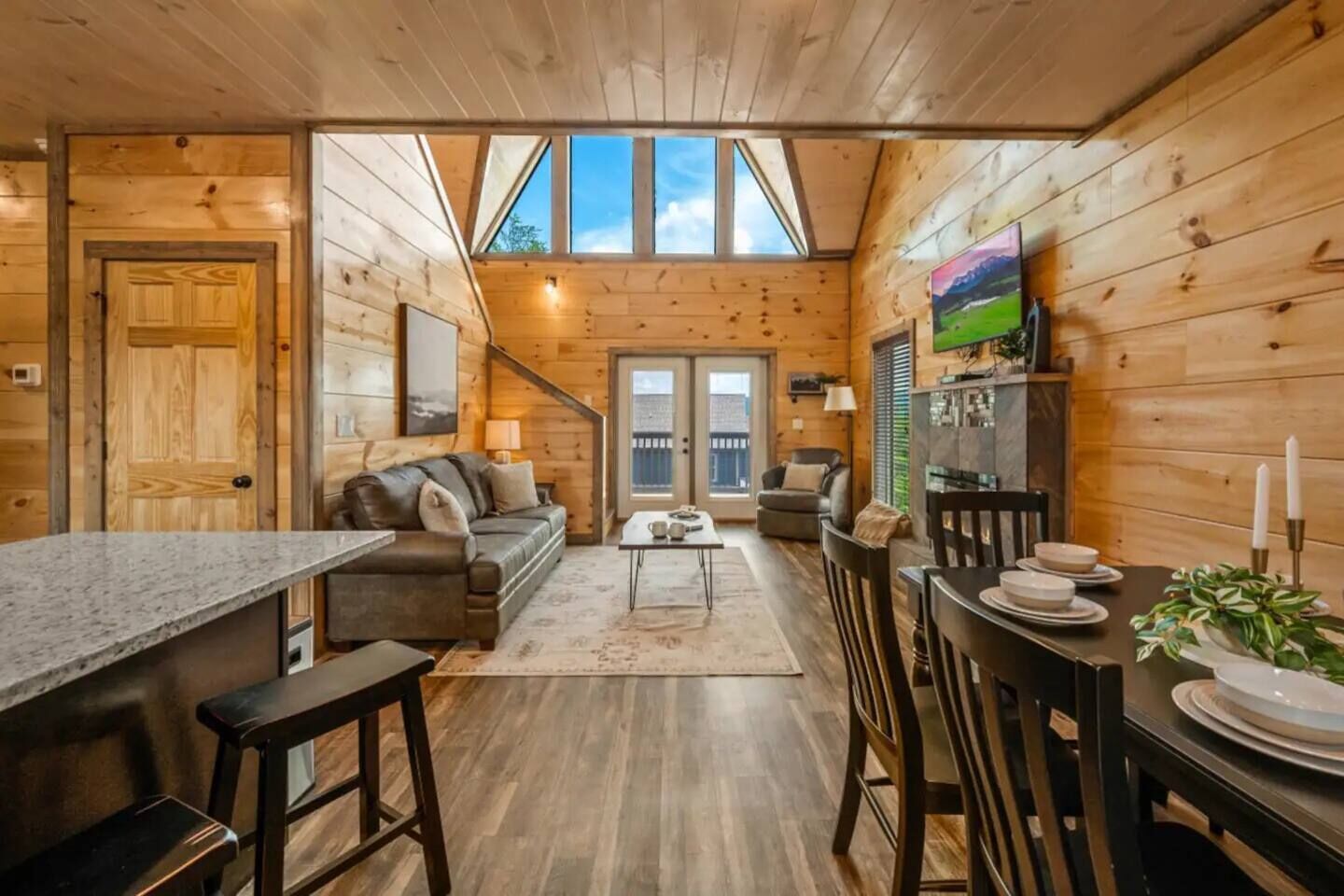 Smart TV, fireplace, video games, table tennis