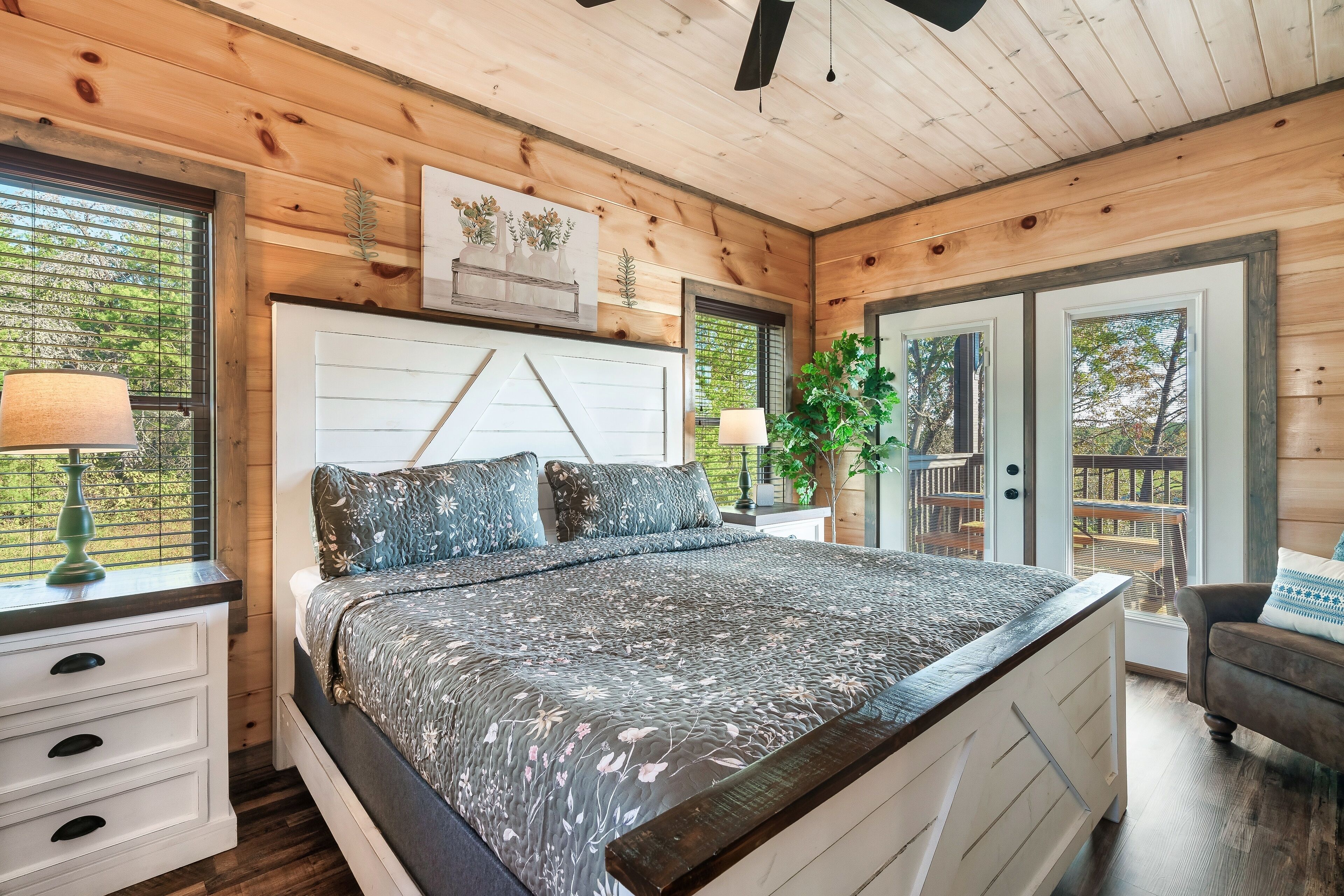 4 Schlafzimmer, Schreibtisch, Bügeleisen/Bügelbrett, Reisekinderbett