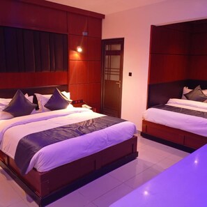 1 bedroom, laptop workspace, iron/ironing board, free WiFi