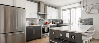 Stylish Urban Retreat w/ Rooftop Deck