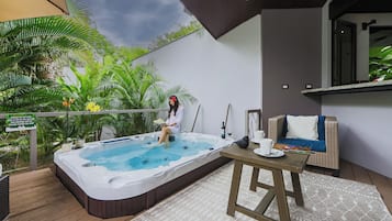 Family Chalet, Garden View | Terrace/patio
