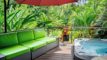 Family Chalet, Garden View | Terrace/patio