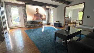 Smart-TV, bøker og musikkbibliotek