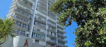 Condado Beach Condo - Fast Wi-Fi, AC, Pool & Security 24/7
