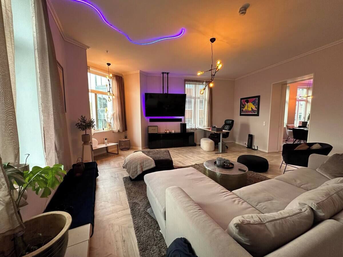 Smart-TV, videospill, bøker og musikkbibliotek