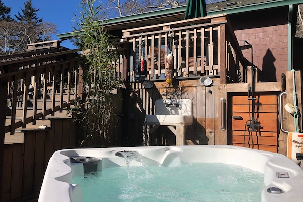 Tina de hidromasaje al aire libre