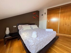 4 chambres, lit parapluie, Wi-Fi gratuit, draps fournis