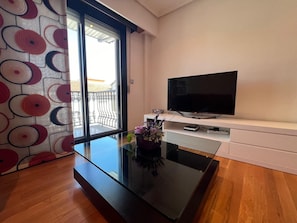 TV - YourHouse Aldo (Ourense)