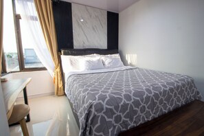3 bedrooms, in-room safe, iron/ironing board, WiFi