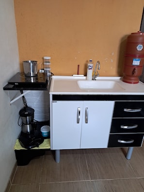 冰箱、微波炉、搅拌机、厨具/餐具