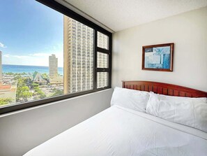 1 bedroom, iron/ironing board, free WiFi, bed sheets - 17FL Waikiki Condo, Ocean Views, Walk to Beach (Honolulu)