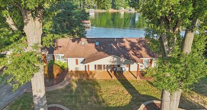 Welcome to Carolina Cove! Single Level home with great views!