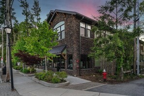 Exterior - Mountain Condo in Downtown Blowing Rock (Blowing Rock)