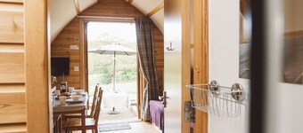 Hot Tub Cabin With Views Over The Brecon Beacons