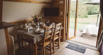 Hot Tub Cabin With Views Over The Brecon Beacons