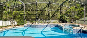 Entire home w/ Private Pool,Gated Near Disney