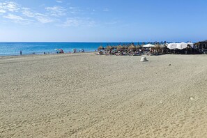 Beach nearby - Apartment in the center of Estepona (Estepona)