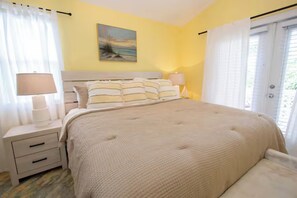 3 bedrooms, desk, iron/ironing board, free WiFi