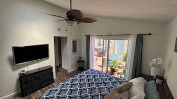 3 bedrooms, in-room safe, desk, iron/ironing board