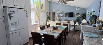 Charming coastal getaway!3 bed 2 bath with 3 private yards. Clean. Dog friendly.