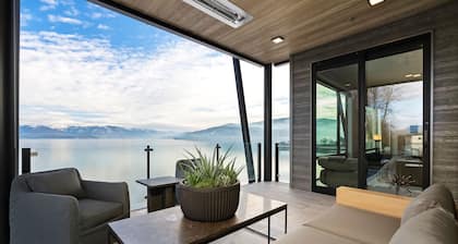 Waterfront Luxe Seasons ~8~ Boat Slip