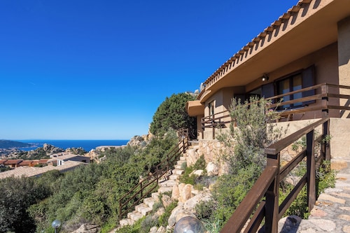 Ferienhaus "Villetta Panoramica Con Piscina" mit Meerblick, Gemeinschaftspool und Privatterrasse