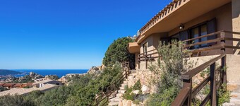 Vacation Home "Villetta Panoramica Con Piscina" with Sea View, Shared Pool & Private Terrace