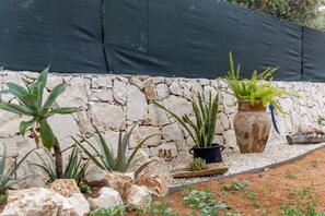 Property grounds - Apartment 'Carrubo' with Private Terrace, Wi-Fi and Air Conditioning (marina di ragusa)