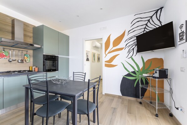 Dining - Apartment 'Carrubo' with Private Terrace, Wi-Fi and Air Conditioning (marina di ragusa)