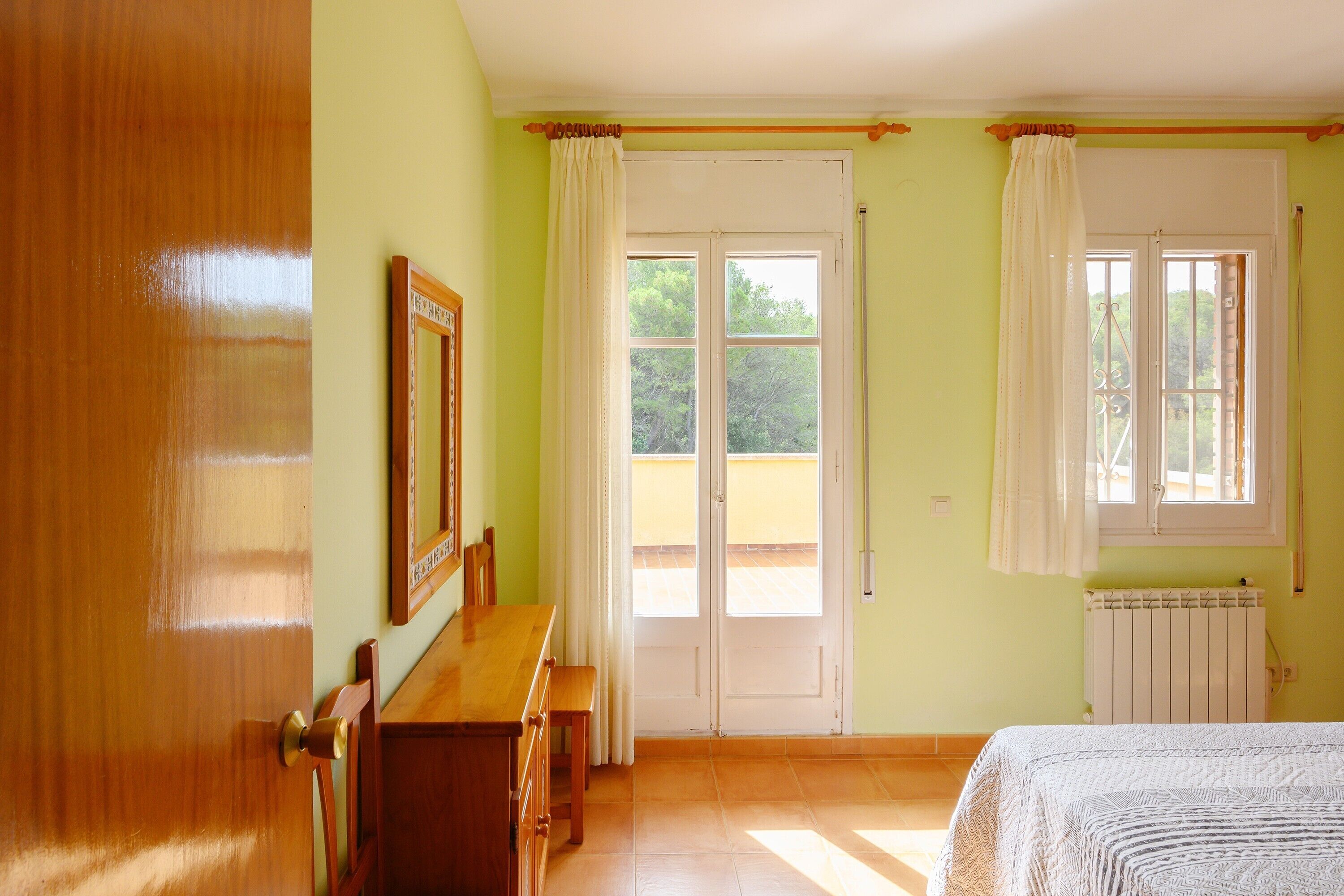 7 habitaciones, tabla de planchar con plancha y wifi gratis 