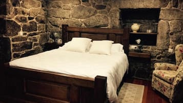 5 bedrooms, iron/ironing board, free WiFi, bed sheets