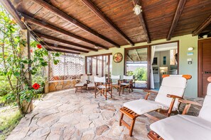 Terrace/patio - Holiday Home 'Holiday In Villasimius' with Sea View, Wi-Fi and Air Conditioning (Villasimius)