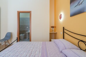 1 chambre, fer et planche Ă repasser, Wi-Fi gratuit, draps fournis