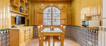 Holiday Home 'Casa Rural Vista Blanca' with Mountain View, Wi-Fi and Air Conditioning