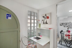 Interior - Holiday Apartment 'Villa Monica' with Sea View, Private Terrace & Wi-Fi (Agüimes)