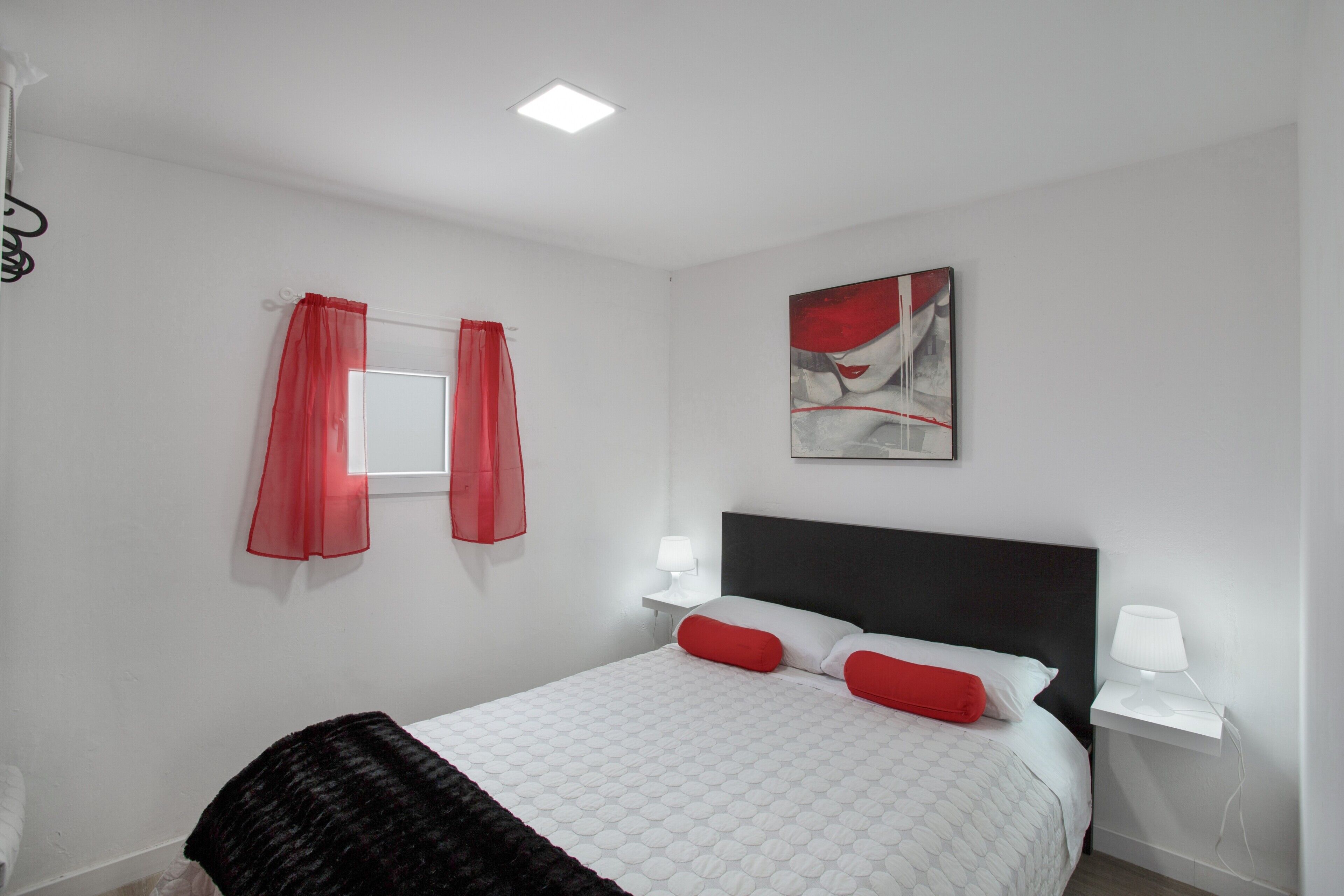 1 chambre, fer et planche à repasser, Wi-Fi gratuit, draps fournis