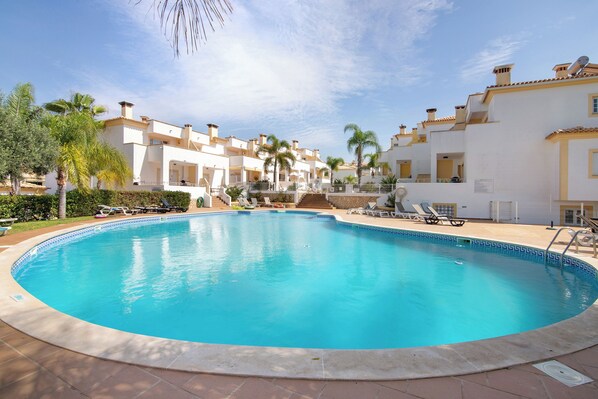 Pool - Apartment 'Thiago Holidays' with Shared Pool, Wi-Fi and Air Conditioning (Albufeira)
