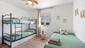 2 bedrooms, iron/ironing board, free WiFi, bed sheets