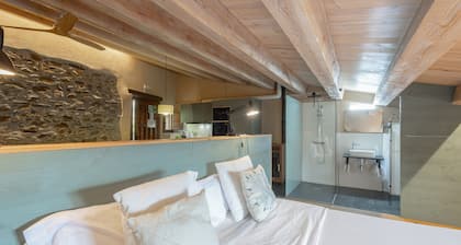 Apartment 'Suite 1' with Mountain View, Private Garden and Wi-Fi