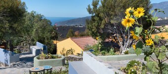Holiday Home 'El Pajerito De Los Bejeques' with Sea View, Wi-Fi and Air Conditioning