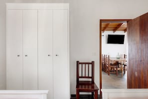 2 chambres, fer et planche à repasser, accès au Wi-Fi (inclus)