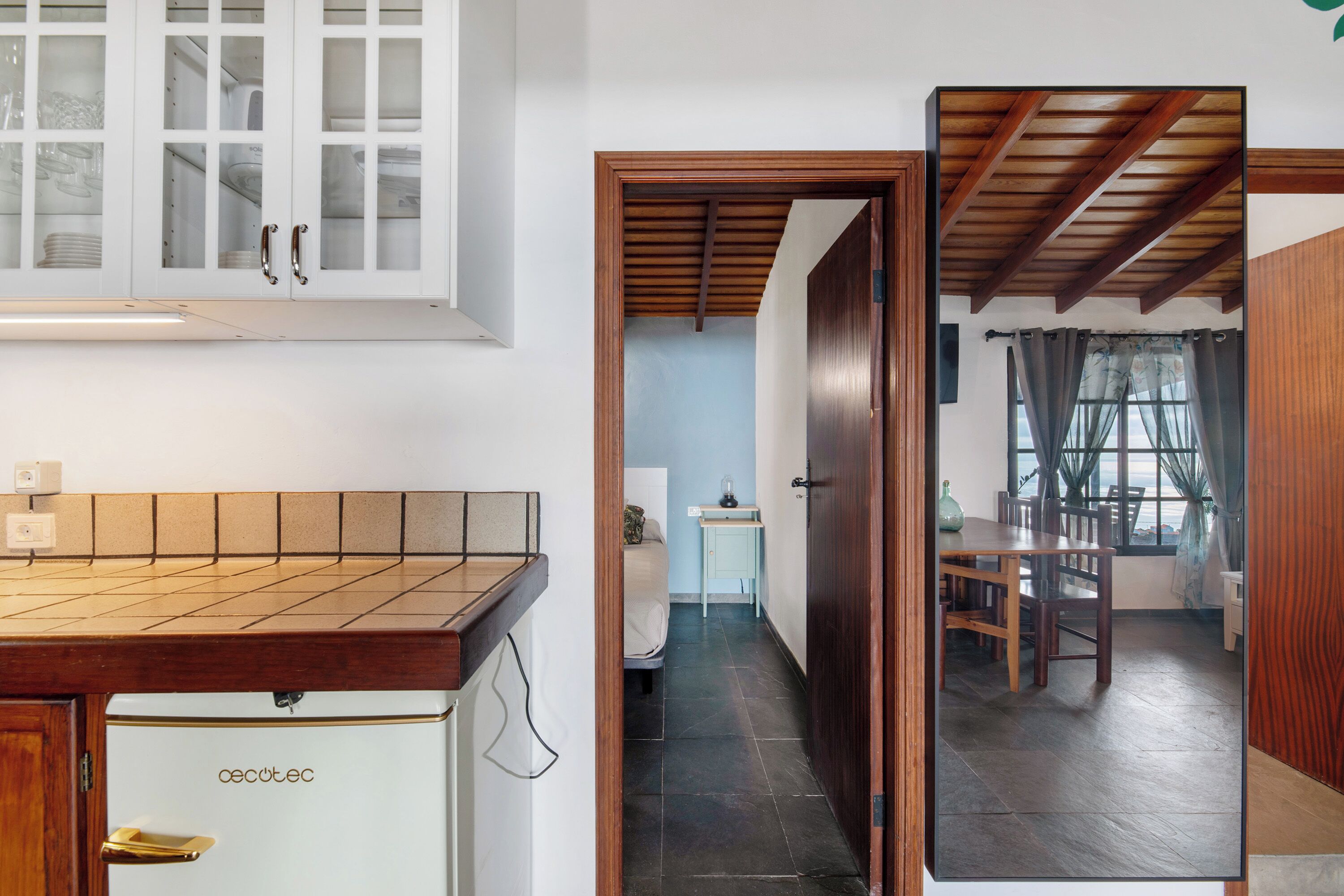 2 chambres, fer et planche à repasser, Wi-Fi gratuit, draps fournis