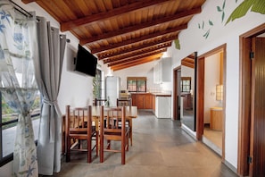 Dining - Holiday Home 'El Mirador Del Atlántico' with Sea View, Wi-Fi and Air Conditioning (Los Llanos de Aridane)