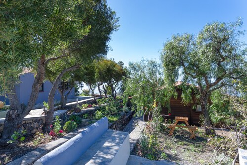 Holiday Home 'El Mirador Del Atlántico' with Sea View, Wi-Fi and Air Conditioning