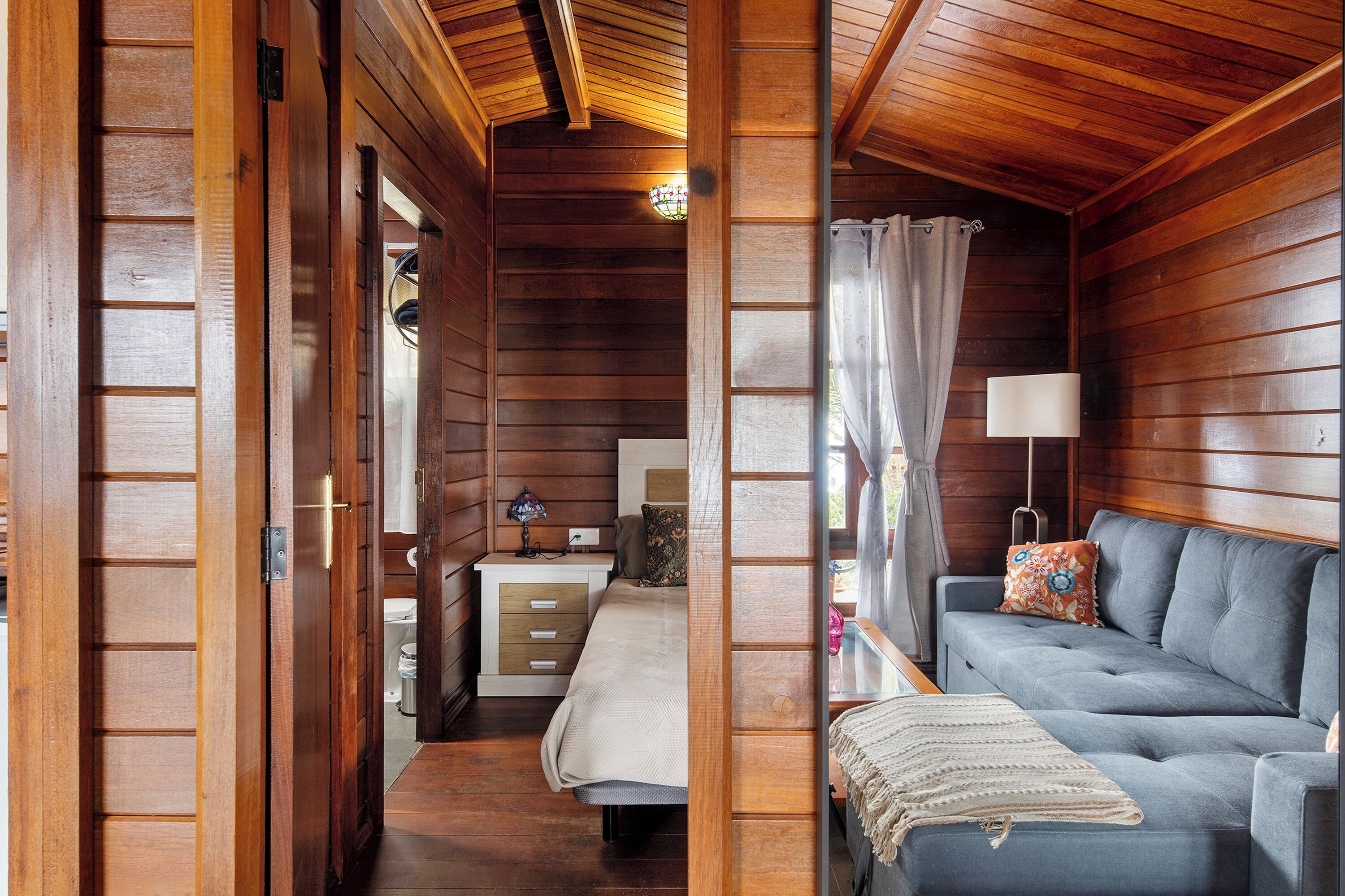 1 chambre, fer et planche à repasser, Wi-Fi gratuit, draps fournis