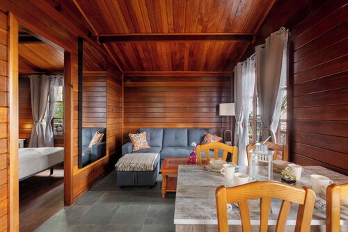 Holiday Home 'La Cabaña Del Atardecer' with Sea View, Wi-Fi and Air Conditioning