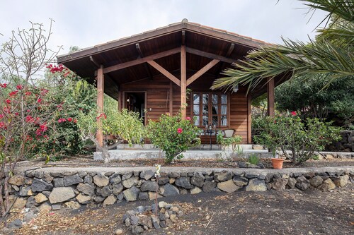 Holiday Home 'La Cabaña Del Atardecer' with Sea View, Wi-Fi and Air Conditioning